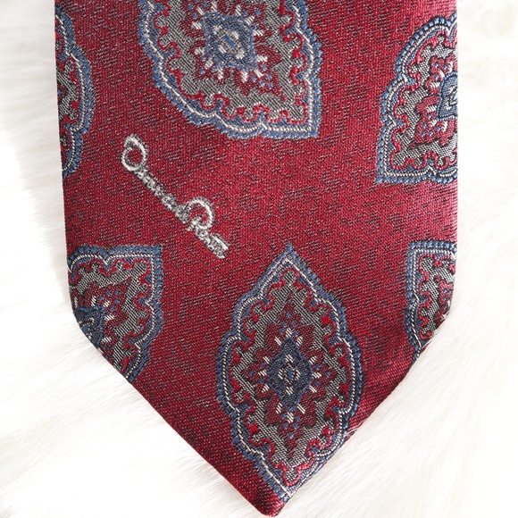 Oscar De La Renta Tie Designer Red Blue Paisley - Picture 2 of 8